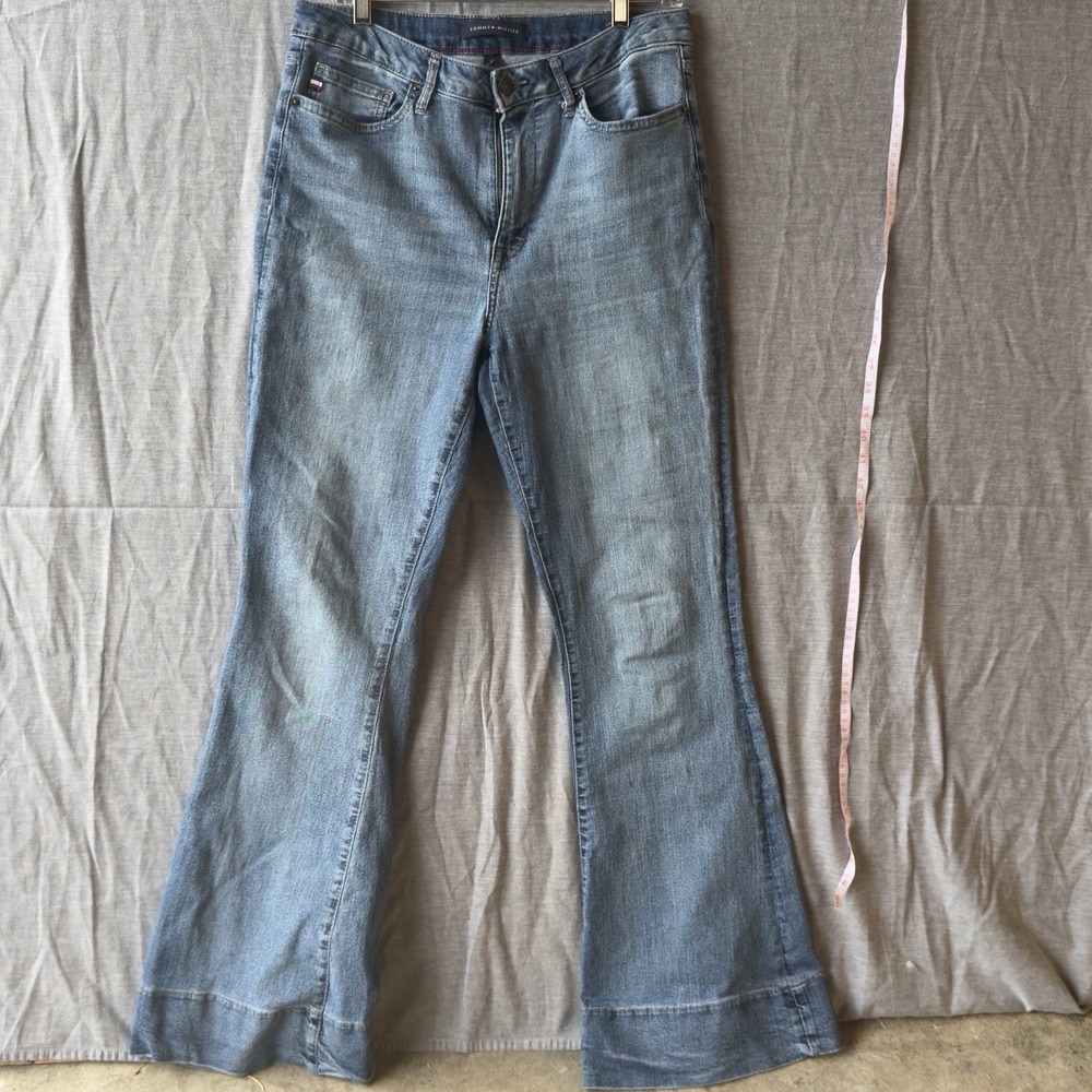 Tommy Hilfiger 90's Hope Classic Bootcut Jeans Mid-Rise Light Wash Denim